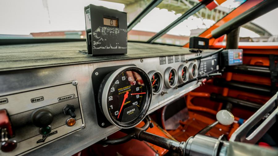 Панель приборов Chrysler LeBaron Race Car 1987 года  (фото 49 из 129)